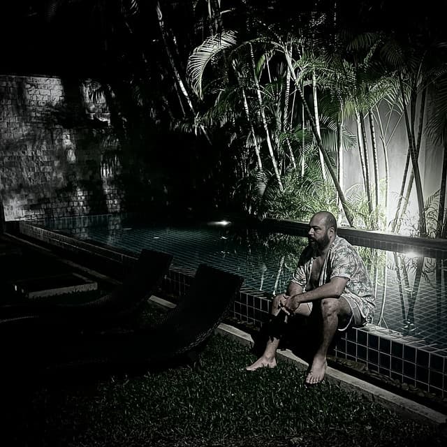 hep bir şeyler eksik