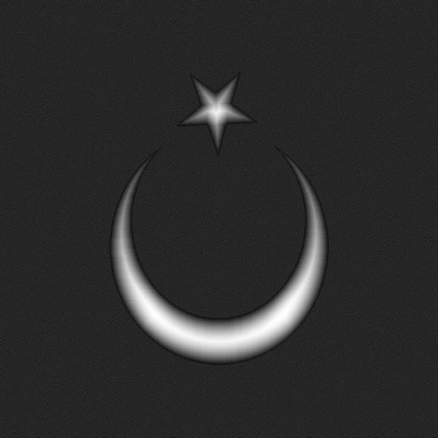 SOKAK KÖŞELERİNDE